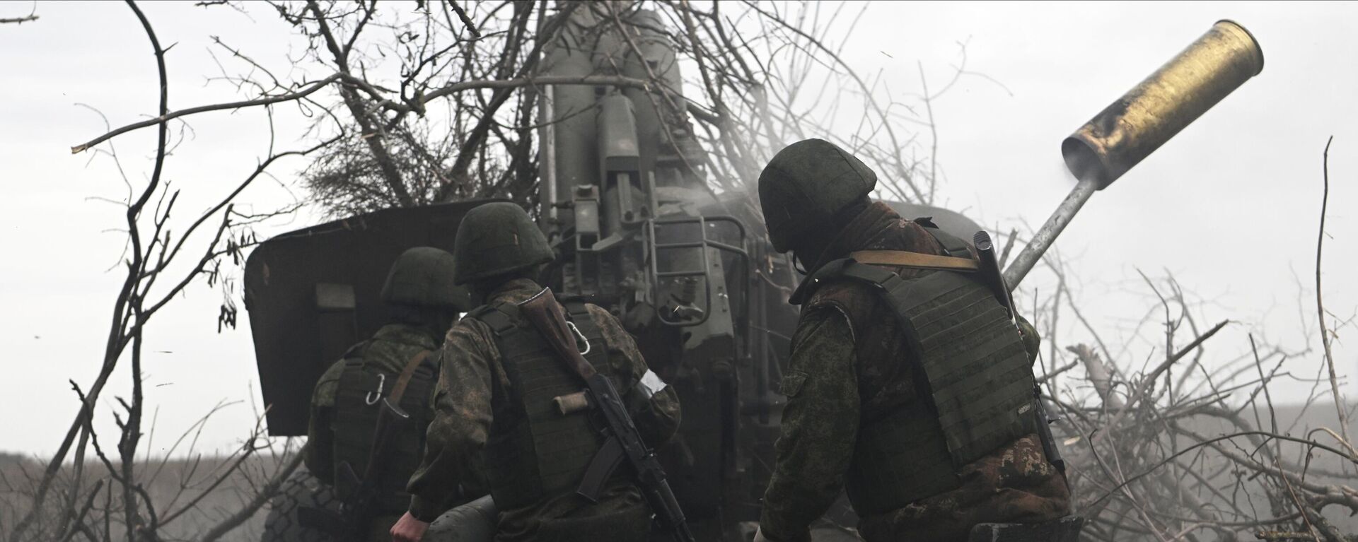 مدفعية القوات المسلحة الروسية تطلق النار على مواقع القوات المسلحة الأوكرانية من مدفع هاوتزر مستا-بي في المنطقة الجنوبية من منطقة العملية العسكرية الخاصة في أوكرانيا - سبوتنيك عربي, 1920, 01.04.2023