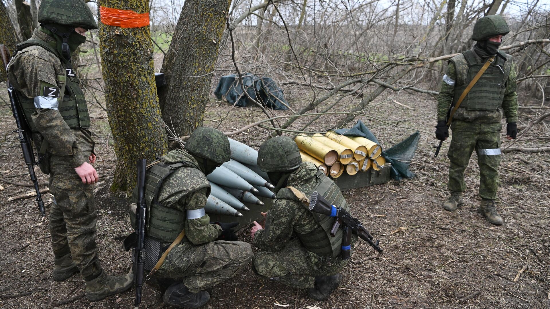 مدفعية القوات المسلحة الروسية تطلق النار على مواقع القوات المسلحة الأوكرانية من مدفع هاوتزر مستا-بي في المنطقة الجنوبية من منطقة العملية العسكرية الخاصة في أوكرانيا - سبوتنيك عربي, 1920, 19.09.2023