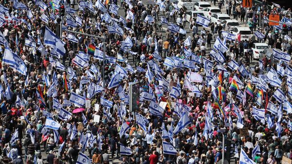 مظاهرات في إسرائيل احتجاجا على التعديلات القضائية المقترحة من الحكومة - سبوتنيك عربي