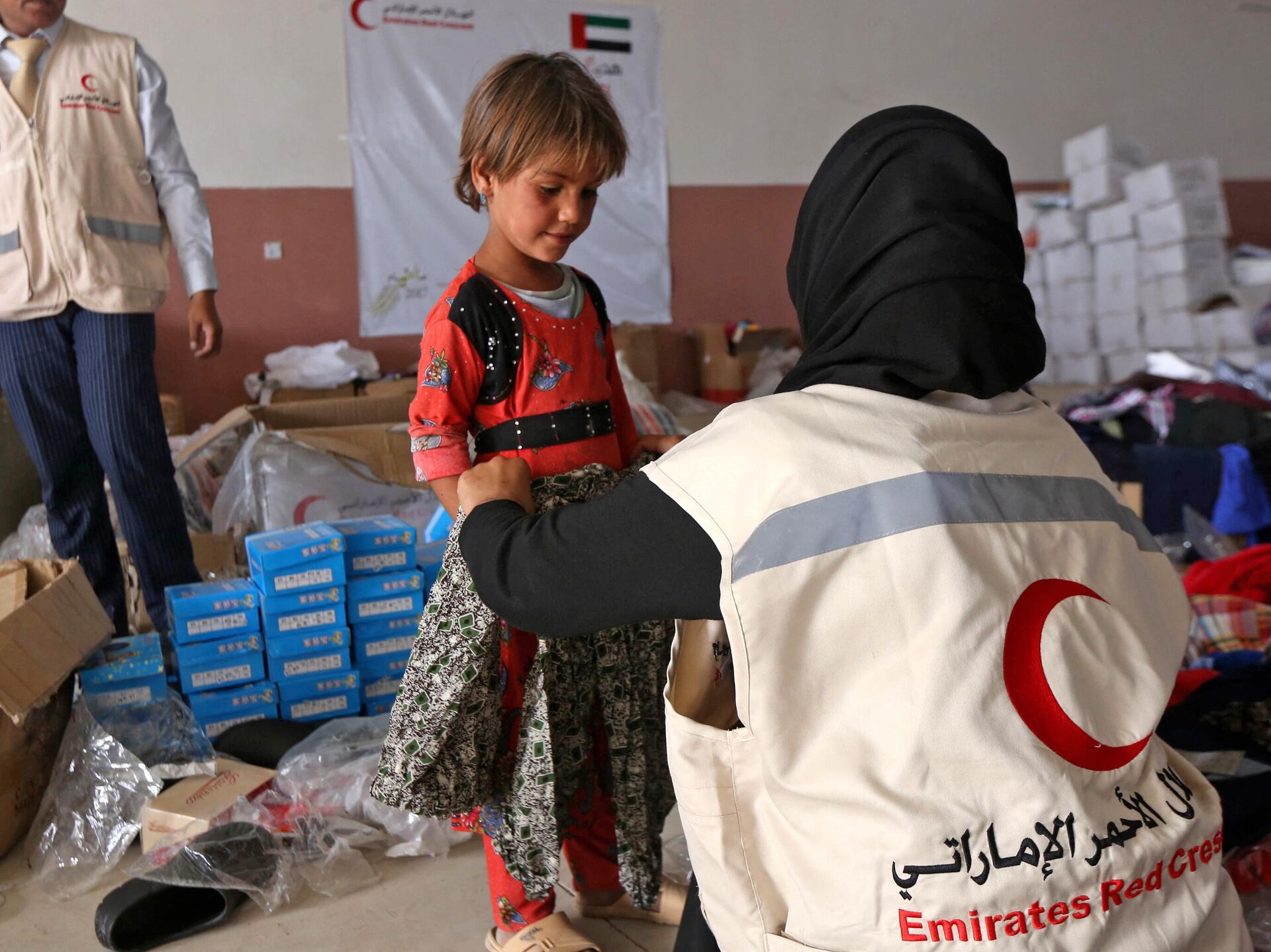 الهلال الأحمر الإماراتي يدعم مرضى السرطان في سوريا - 10.03.2023, سبوتنيك  عربي