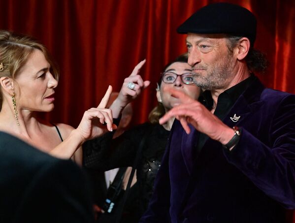 الممثل الأمريكي تروي كوتسور وزوجته ديان براي يصلان إلى السجادة الحمراء لحفل توزيع جوائز الأوسكار السنوي الـ95 في مسرح دولبي في هوليوود، كاليفورنيا في 12 مارس 2023. - سبوتنيك عربي