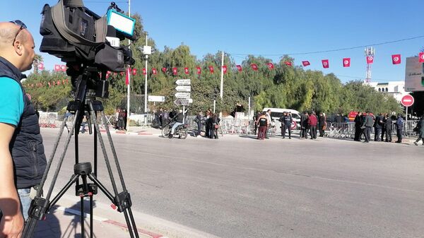 البرلمان التونسي الجديد يعقد أولى جلساته ومنع الإعلام الأجنبي والخاص من التغطية  - سبوتنيك عربي