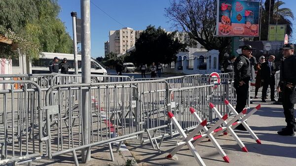 البرلمان التونسي الجديد يعقد أولى جلساته ومنع الإعلام الأجنبي والخاص من التغطية  - وطن نيوز عربي
