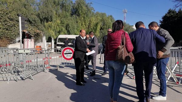 البرلمان التونسي الجديد يعقد أولى جلساته ومنع الإعلام الأجنبي والخاص من التغطية  - وطن نيوز عربي