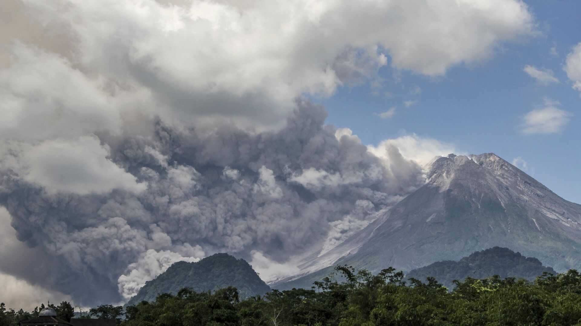  ثوران بركان ميرابي في سليمان، إندونيسيا، 11 مارس 2023. - سبوتنيك عربي, 1920, 19.05.2023