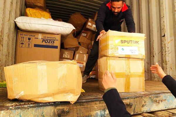 سبوتنيك تقدم معدات وأدوية طبية لمستشفى حماة الوطني في سوريا - سبوتنيك عربي