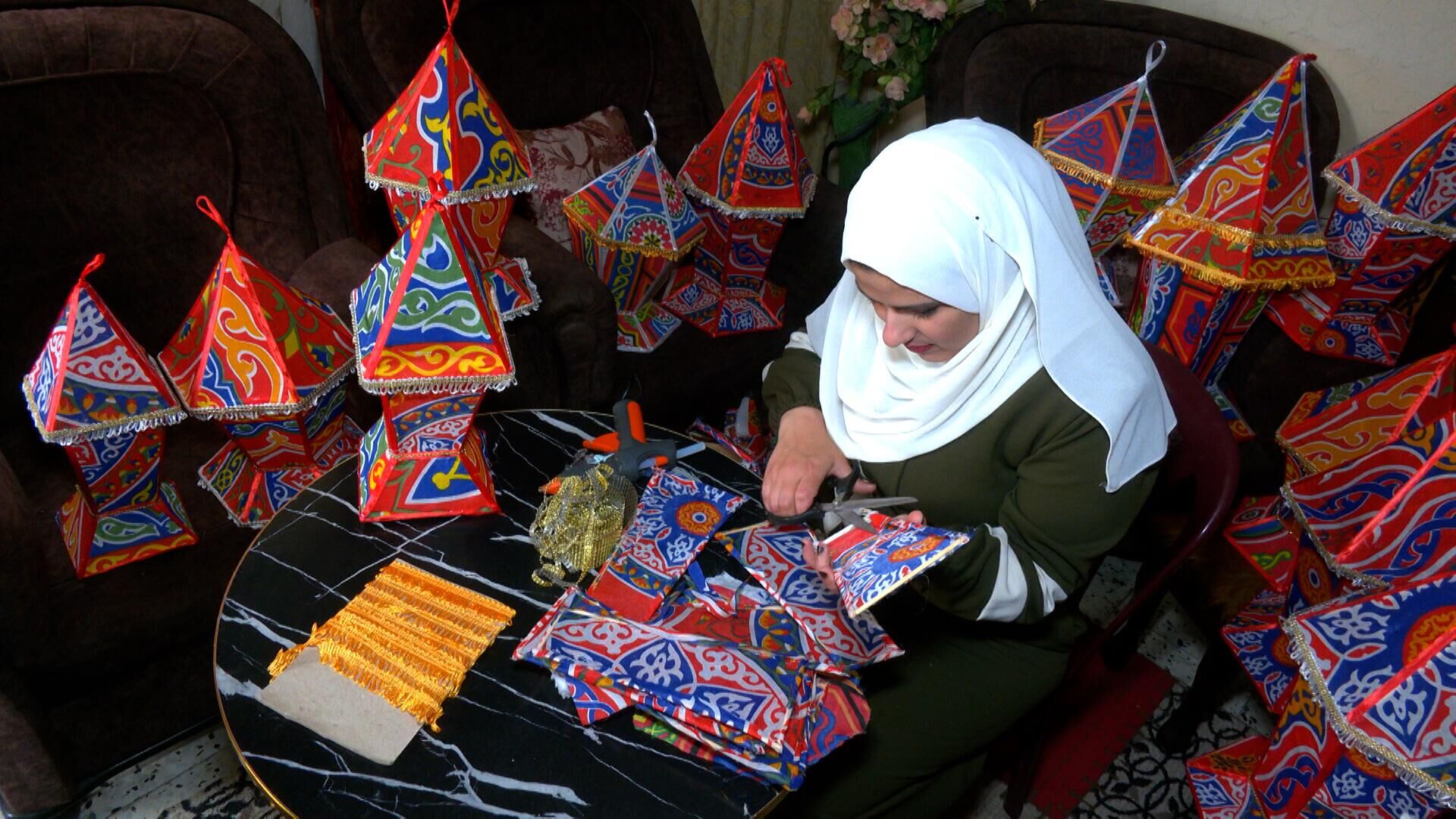 فلسطينية تبدع في صناعة فانوس رمضان لتحسين حالة اسرتها المادية - سبوتنيك عربي, 1920, 25.03.2023
