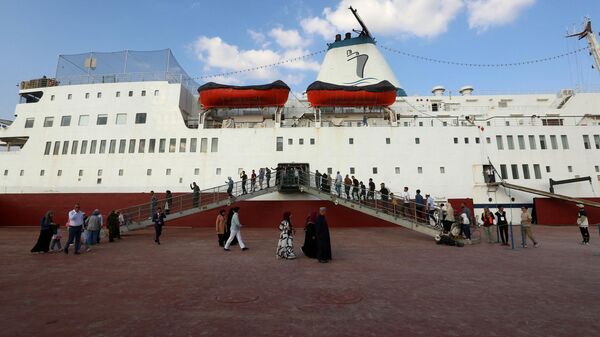 Судно Logos Hope, крупнейшая в мире плавучая книжная ярмарка, пришвартовалось в гавани южного иракского города Басра 27 марта 2023 года. - سبوتنيك عربي