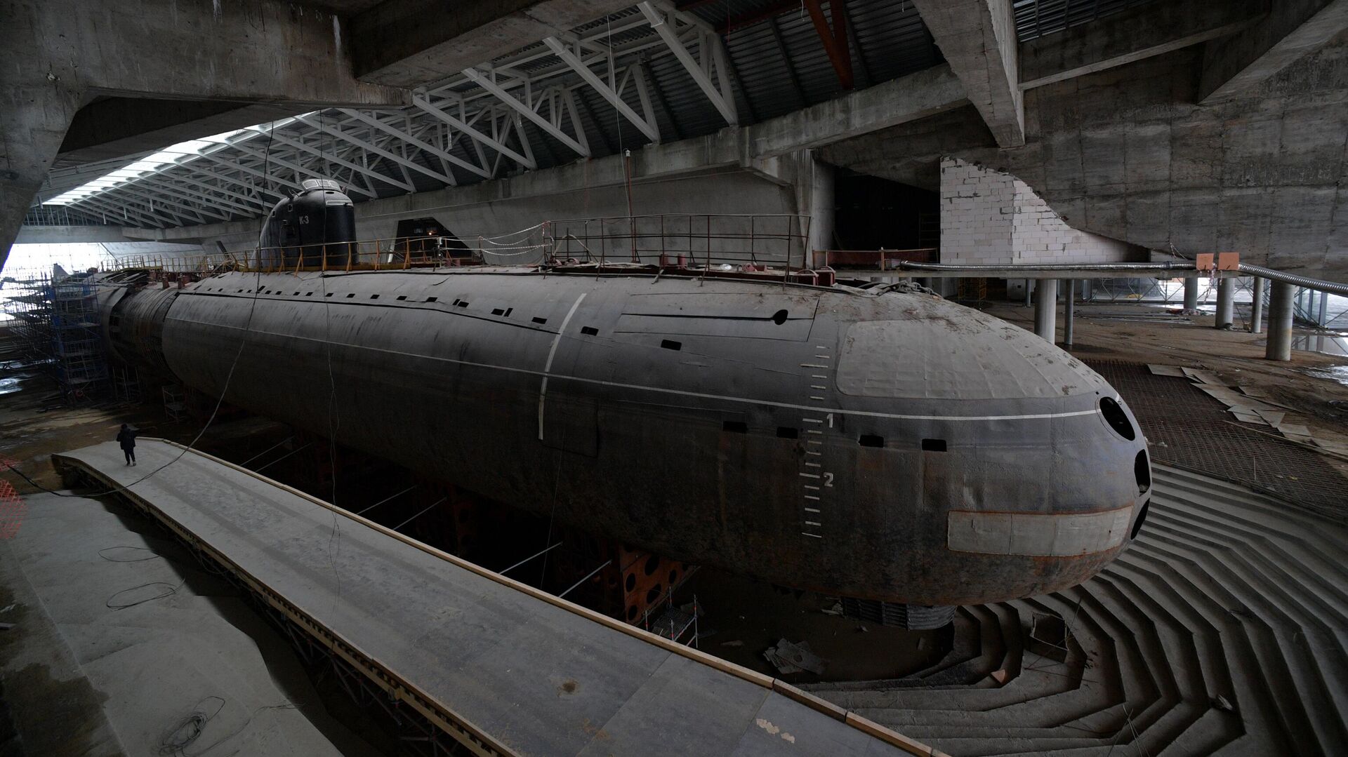 أول غواصة نووية سوفيتية لينينسكي كومسومول بعد ترميمها في متحف أستروف فورتوف في سان بطرسبرج - سبوتنيك عربي, 1920, 06.04.2023