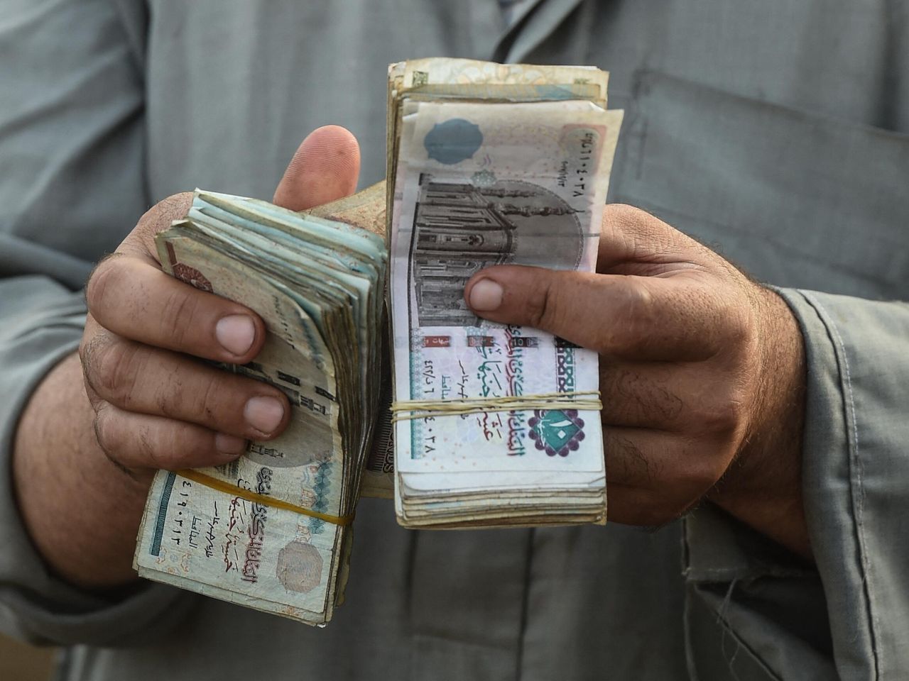 المركزي: التضخم العام والأساسي هبط لـ32.5% و31.8% ويستمر بالتراجع