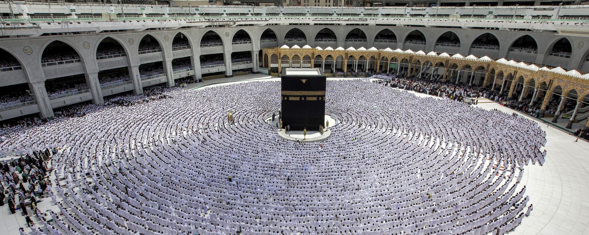 صلاة الجمعة الثانية حول الكعبة المشرفة في المسجد الحرام في مدينة مكة المكرمة، خلال شهر رمضان المبارك، في 31 مارس 2023. - سبوتنيك عربي, 1920, 04.06.2023