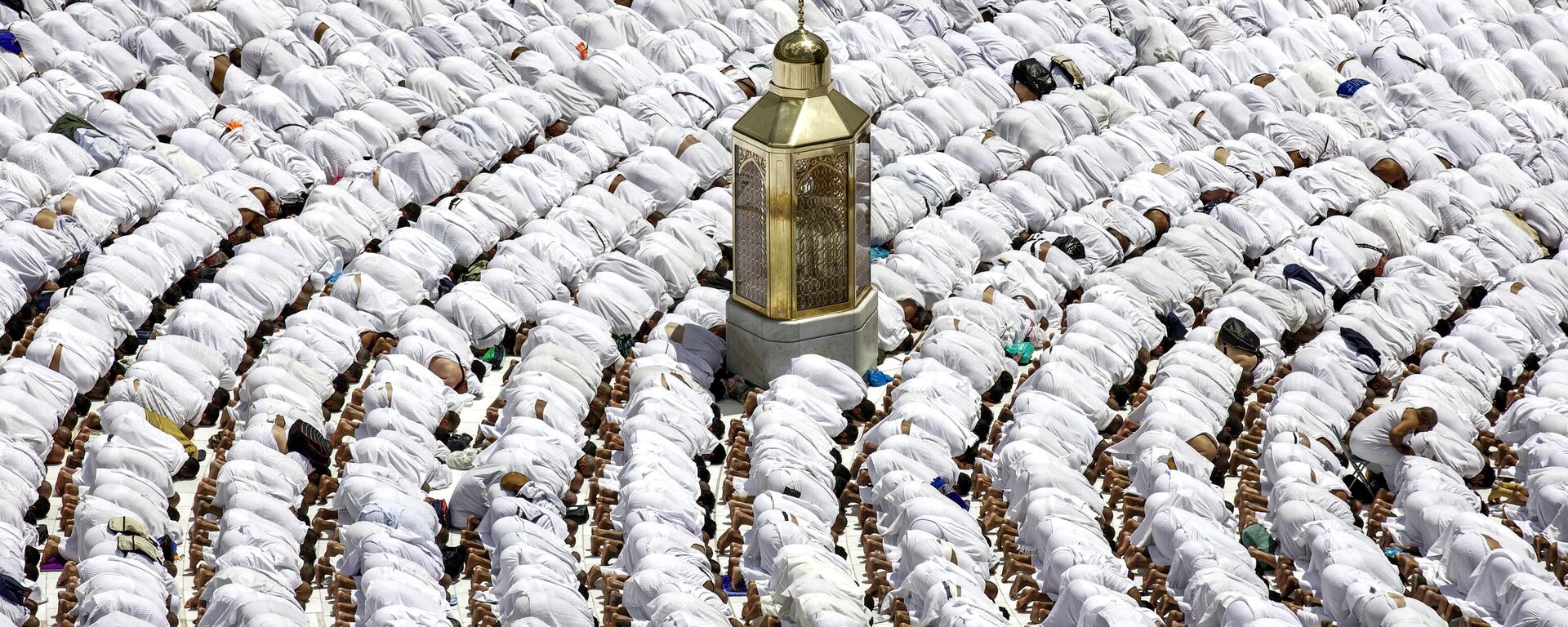 صلاة الجمعة الثانية حول الكعبة المشرفة في المسجد الحرام في مدينة مكة المكرمة، خلال شهر رمضان المبارك، في 31 مارس 2023. - سبوتنيك عربي, 1920, 08.04.2023