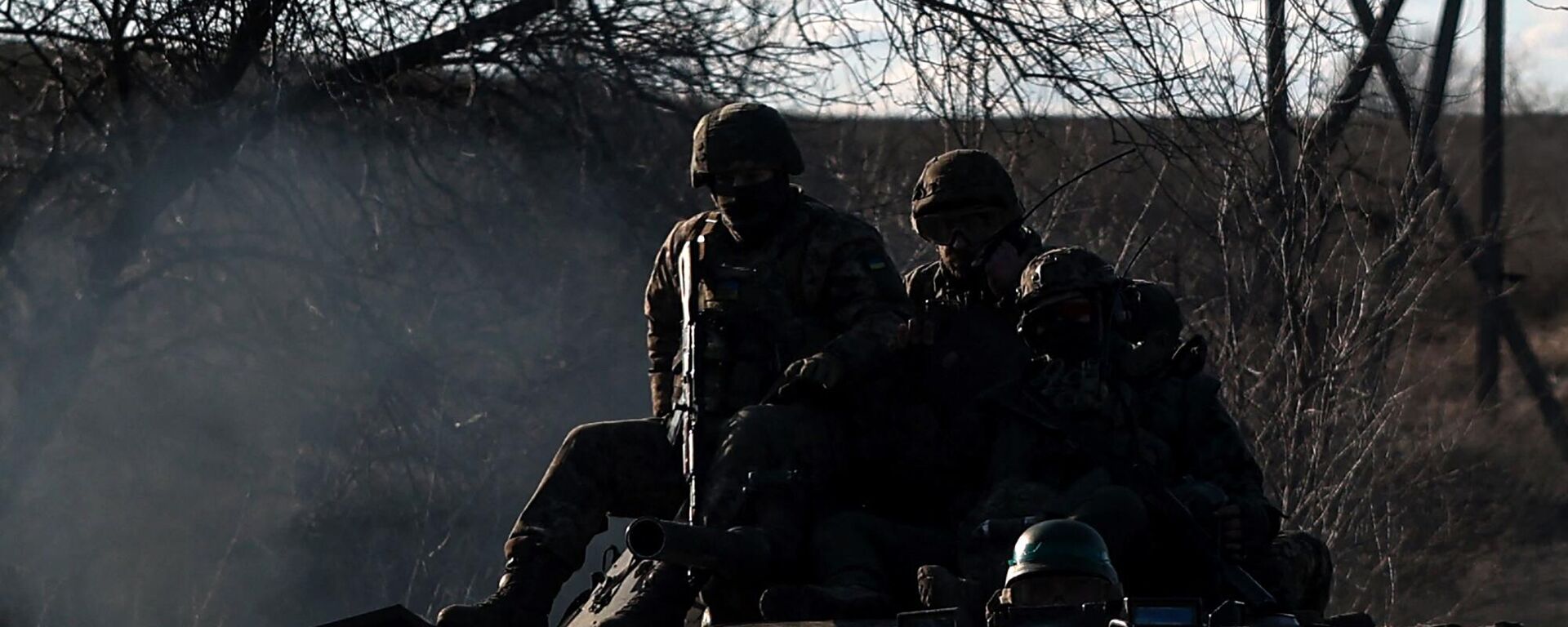 القوات الأوكرانية على طريق قرب باخموت، دونيتسك، 5 مارس 2023  - سبوتنيك عربي, 1920, 11.04.2023