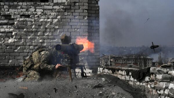 معارك مع القوات المسلحة الأوكرانية وسط أرتيوموفسك، منطقة العملية العسكرية الخاصة - سبوتنيك عربي