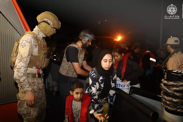 إجلاء المواطنين السعوديين والمواطنين الآخرين عبر سفينة البحرية السعودية من السودان هربًا من النزاعات، بورتسودان، السودان، 22 أبريل 2023. إجلاء المواطنين السعوديين والمواطنين الآخرين عبر سفينة البحرية السعودية من السودان هربًا من النزاعات، بورتسودان، السودان، 22 أبريل 2023. - سبوتنيك عربي
