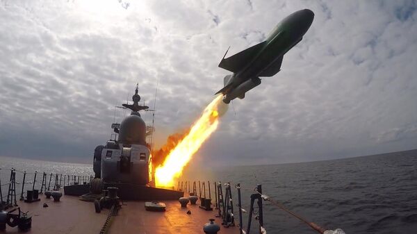 صاروخ ينطلق من سفينة غريمياشي الحربية متعددة الأغراض خلال التدريبات  - سبوتنيك عربي