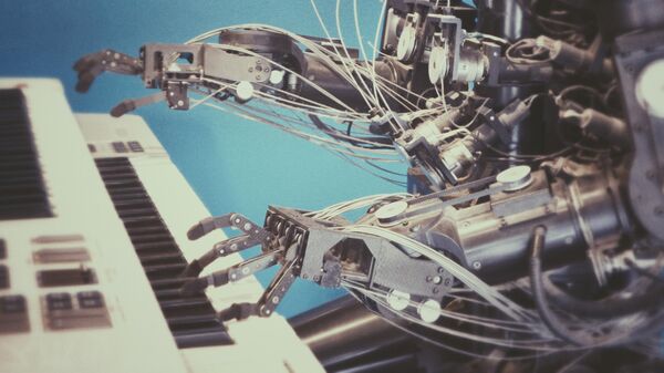 روبوت يعزف على بيانو  - سبوتنيك عربي