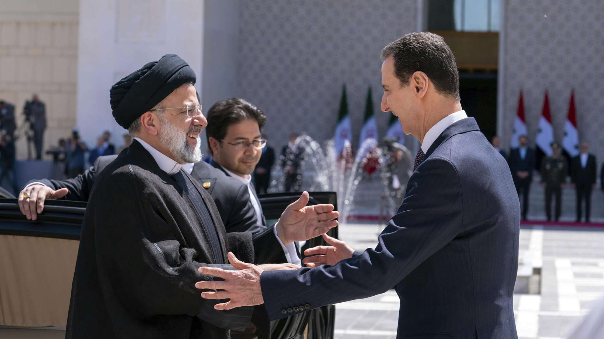 طهران ودمشق توقعان اتفاقيات لتعزيز التبادل التجاري وإعادة تأهيل مصافي النفط السورية