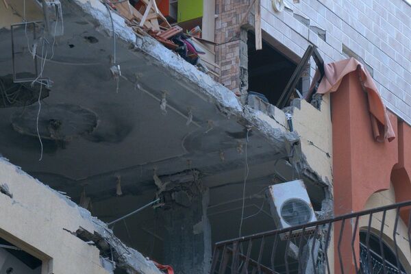 القصف الإسرائيلي على قطاع غزة يخلف اضراراً بمباني وبمنازل المواطنين - سبوتنيك عربي