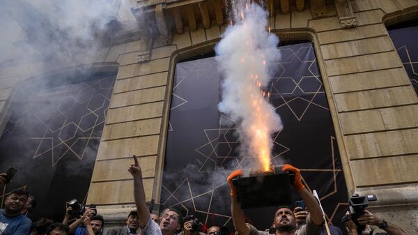 احتجاجات المودعين أمام جمعية المصارف في بيروت، لبنان 
 - سبوتنيك عربي
