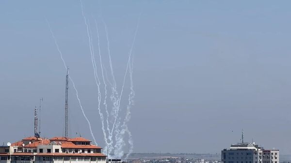 المقاومة الفلسطينية تطلق مئات الصواريخ تجاه إسرائيل تحت اسم ثأر الاحرار - سبوتنيك عربي