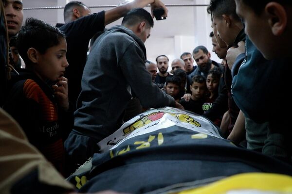 تجدد القصف الإسرائيلي على قطاع غزة لليوم الرابع وارتفاع عدد القتلى الى 31  - سبوتنيك عربي