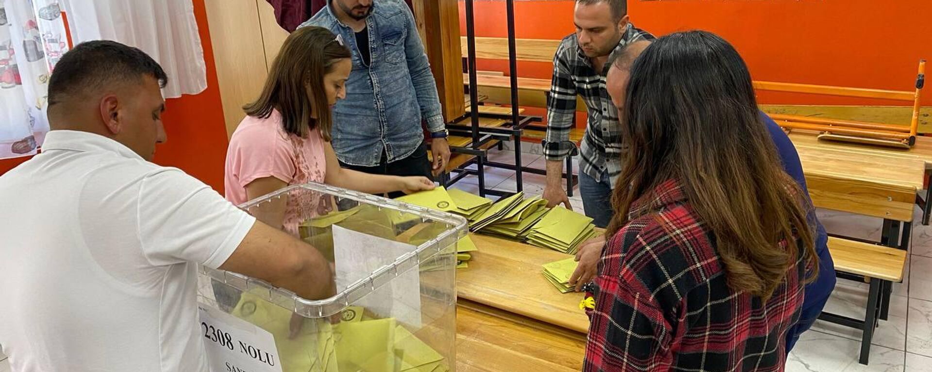 بدء عملية فرز الأصوات في الانتخابات الرئاسية والبرلمانية في تركيا - سبوتنيك عربي, 1920, 28.05.2023