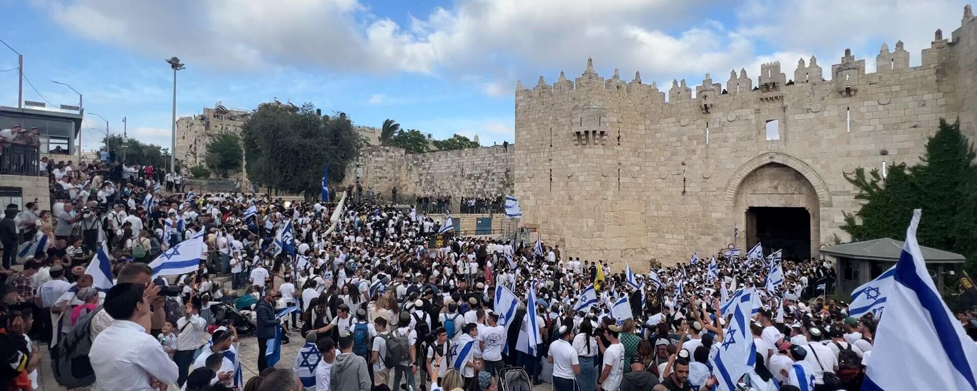 مسيرة الأعلام الإسرائيلية تقتحم منطقة باب العامود في القدس - سبوتنيك عربي, 1920, 21.05.2023