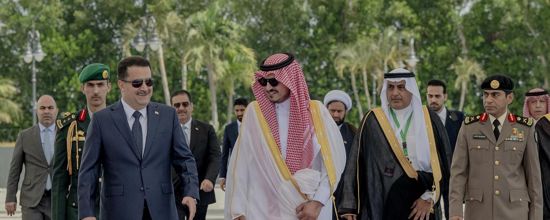 رئيس الوزراء العراقي محمد شياع السوداني لدى وصوله إلى جدة للمشاركة في القمة العربية الـ 32 - سبوتنيك عربي, 1920, 03.06.2023