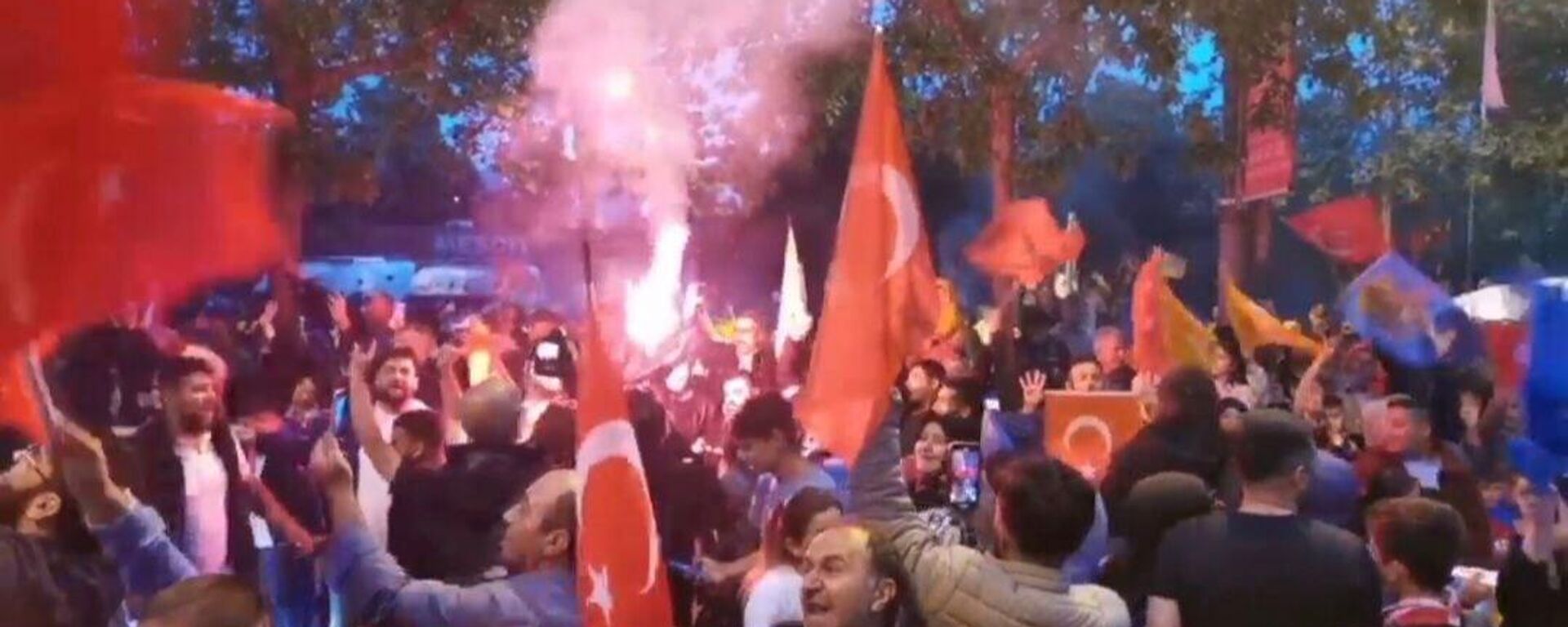 إسطنبول تحتفل بفوز أردوغان بالانتخابات الرئاسية - سبوتنيك عربي, 1920, 28.05.2023