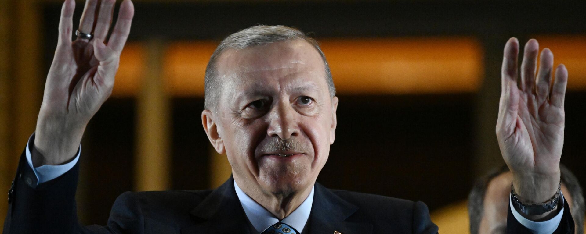 الرئيس التركي رجب طيب أردوغان بعد فوزه بالانتخابات الرئاسية التركية اليوم الأحد 28 مايو 2023

 - سبوتنيك عربي, 1920, 29.05.2023