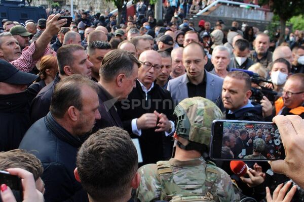 قادة القائمة الصربية يحاولون التفاوض مع أعضاء قوة كوسوفو - سبوتنيك عربي