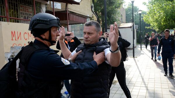 اشتباكات بين المحتجين الصرب وشرطة الإقليم في كوسوفو، زفيكان - سبوتنيك عربي