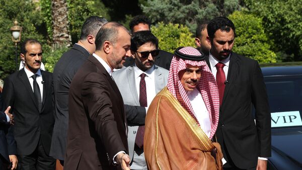وزير الخارجية الإيراني حسين أمير عبد اللهيان يستقبل وزير الخارجية السعودي الأمير فيصل بن فرحان في طهران - سبوتنيك عربي