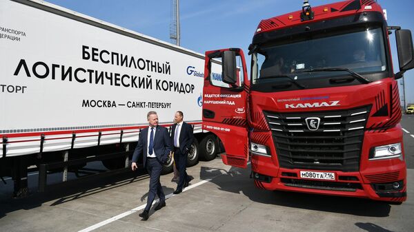 إطلاق شاحنات بدون سائق من سان ت بطرسبورغ إلى موسكو، 14 يونيو 2023 - سبوتنيك عربي