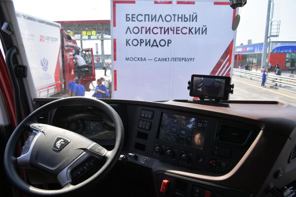 إطلاق شاحنات دون سائق من سان  بطرسبورغ إلى موسكو، 14 يونيو 2023 - سبوتنيك عربي