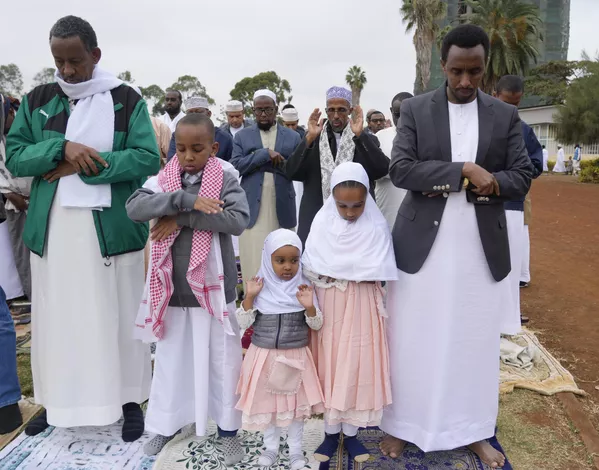 يجتمع المسلمون لصلاة عيد الأضحى في نيروبي، كينيا، 28 يونيو 2023 يجتمع المسلمون لصلاة عيد الأضحى في نيروبي، كينيا، 28 يونيو 2023 - سبوتنيك عربي