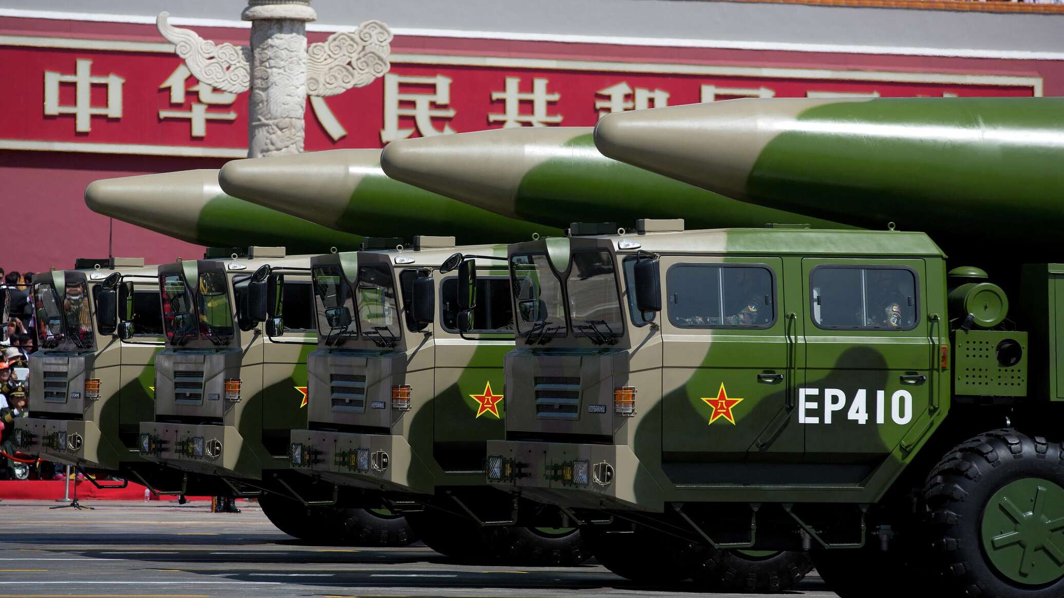 الصين تسلم بيلاروسيا "أخطر" نظام مدفعية صاروخية في أوروبا