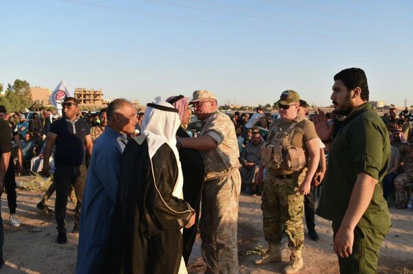 العشائر العربية والدفاع الوطني يستعرضون قواتهم في دير الزور - سبوتنيك عربي