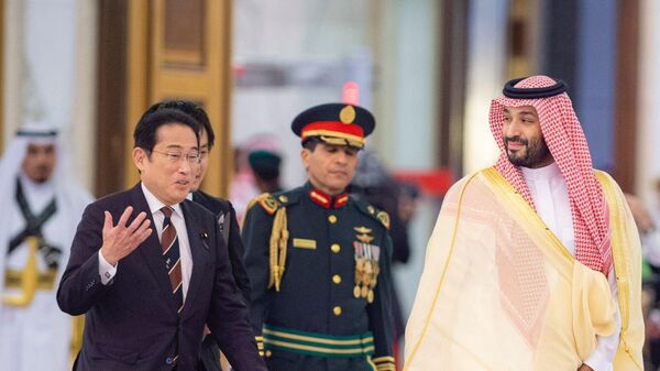 ولي العهد السعودي يستقبل في قصر السلام بجدة رئيس وزراء اليابان ويقيم مراسم استقبال رسمية - سبوتنيك عربي
