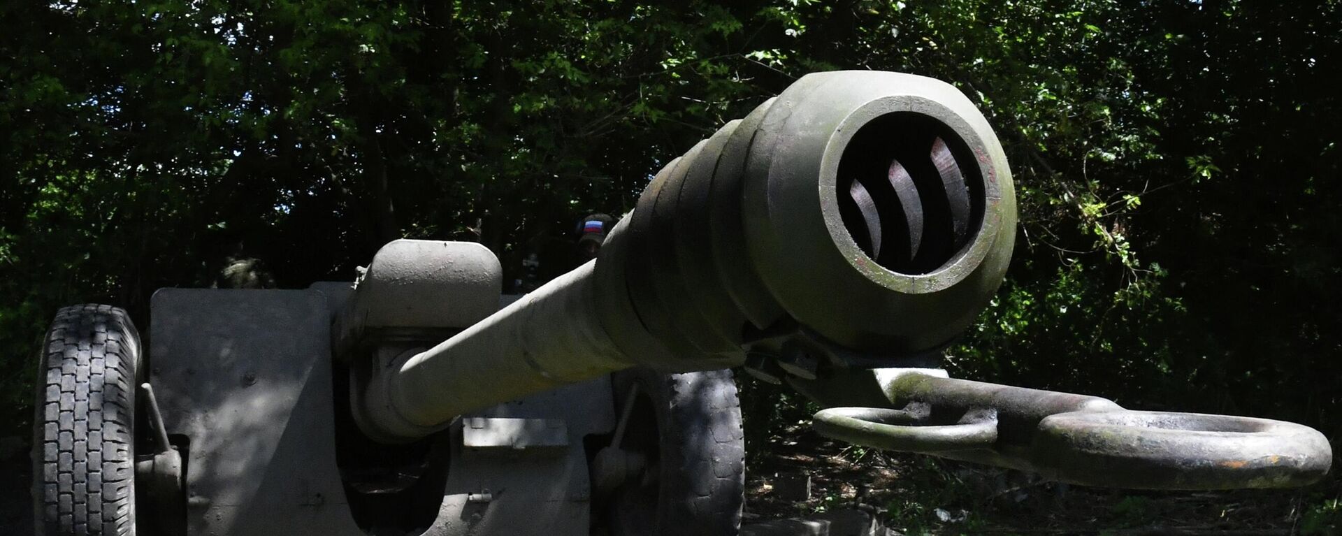 مدفع دي-30 التابع لقوات الجيش الروسي في إتجاه محور سفاتوف، جمهورية لوغانسك الشعبية. - سبوتنيك عربي, 1920, 07.08.2023