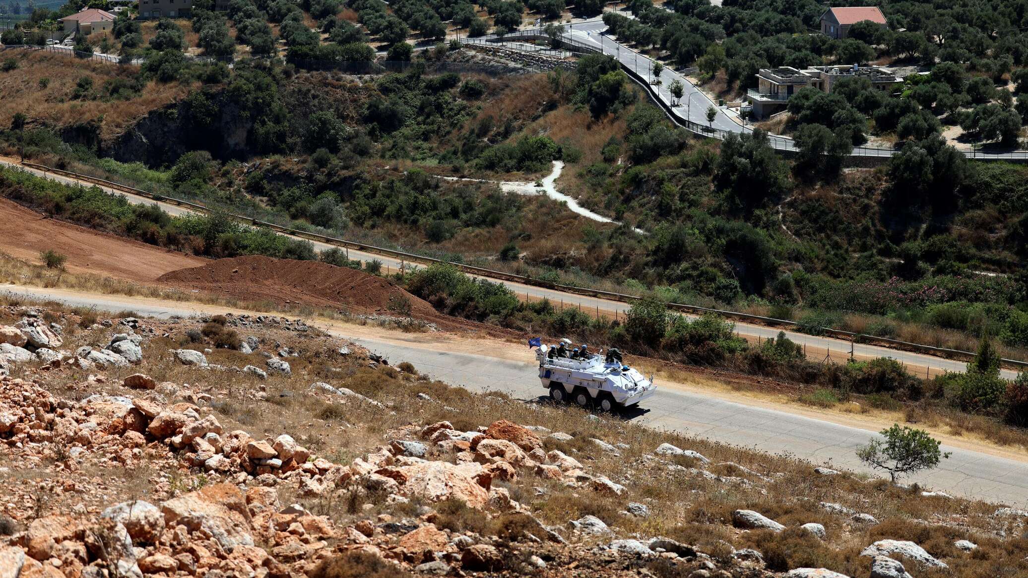الجيش الإسرائيلي يهاجم مسلحين على الحدود اللبنانية للمرة الثالثة خلال الـ 24 ساعة الأخيرة