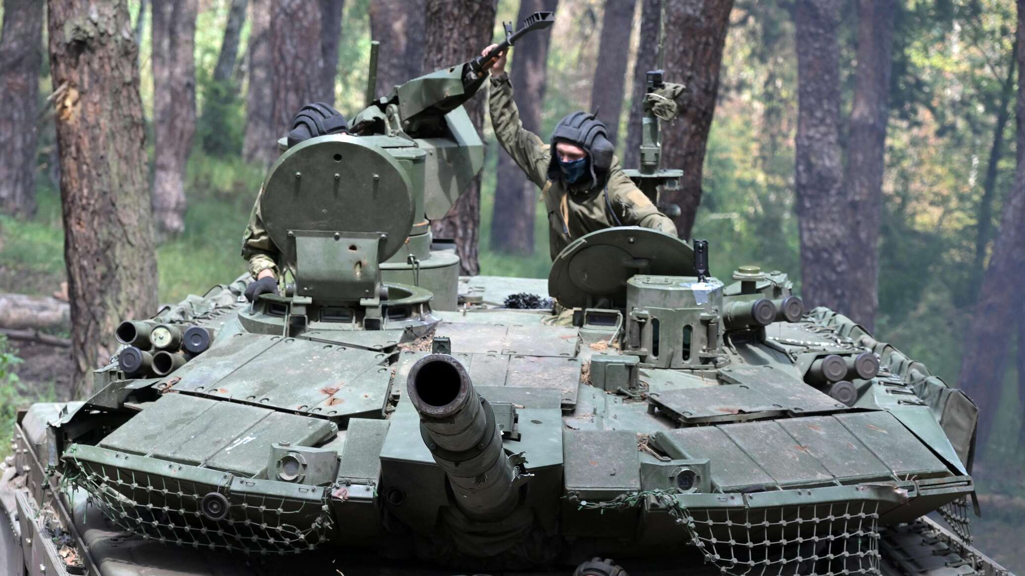 شويغو يوجه بزيادة وسائل الحماية للمدرعات.. ما هي أنواع دروع الدبابات الروسية؟