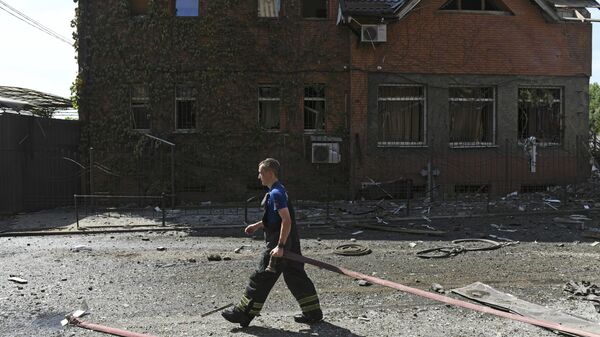 عواقب قصف القوات المسلحة الأوكرانية على دونيتسك، جمهورية دونيتسك الشعبية - سبوتنيك عربي