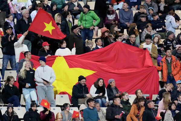 يتفاعل مشجعو فيتنام بعد المباراة التمهيدية لنيوزيلندا وفيتنام قبل كأس العالم للسيدات في نابير، نيوزيلندا، 10 يوليو 2023. - سبوتنيك عربي