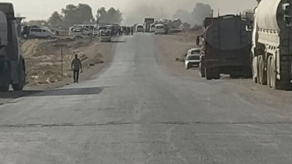 القبائل العربية تقطع طريقا حيويا يستخدمه الجيش الأمريكي لسرقة النفط السوري باتجاه العراق - سبوتنيك عربي