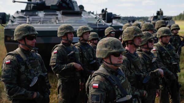 تعزيز قوات الجيش البولندي على الحدود مع بيلاروسيا - سبوتنيك عربي