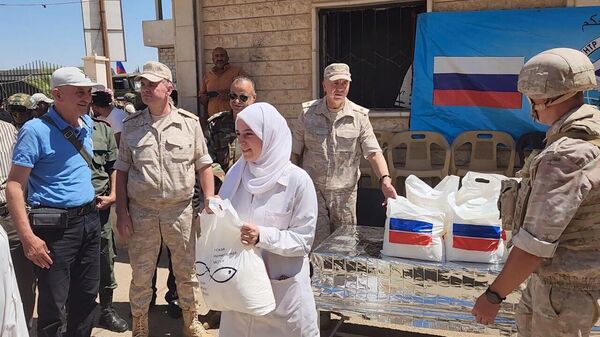الجيش الروسي يقدم مساعدات طبية وغذائية لمشفى بصرى الشام في ريف درعا - سبوتنيك عربي