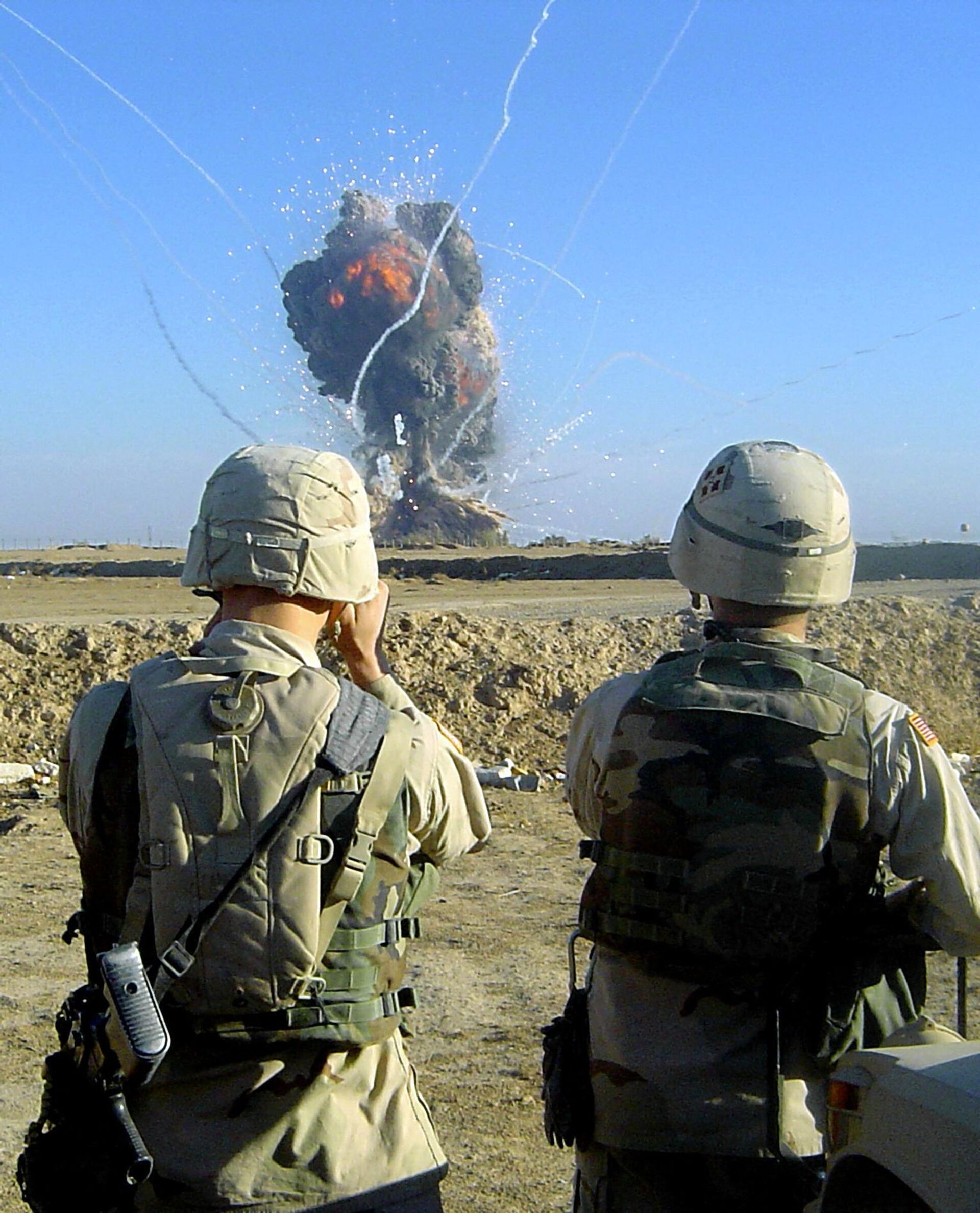 جنود أمريكيون يفجرون قذائف من اليورانيوم المنضب في العراق  - سبوتنيك عربي, 1920, 07.09.2023