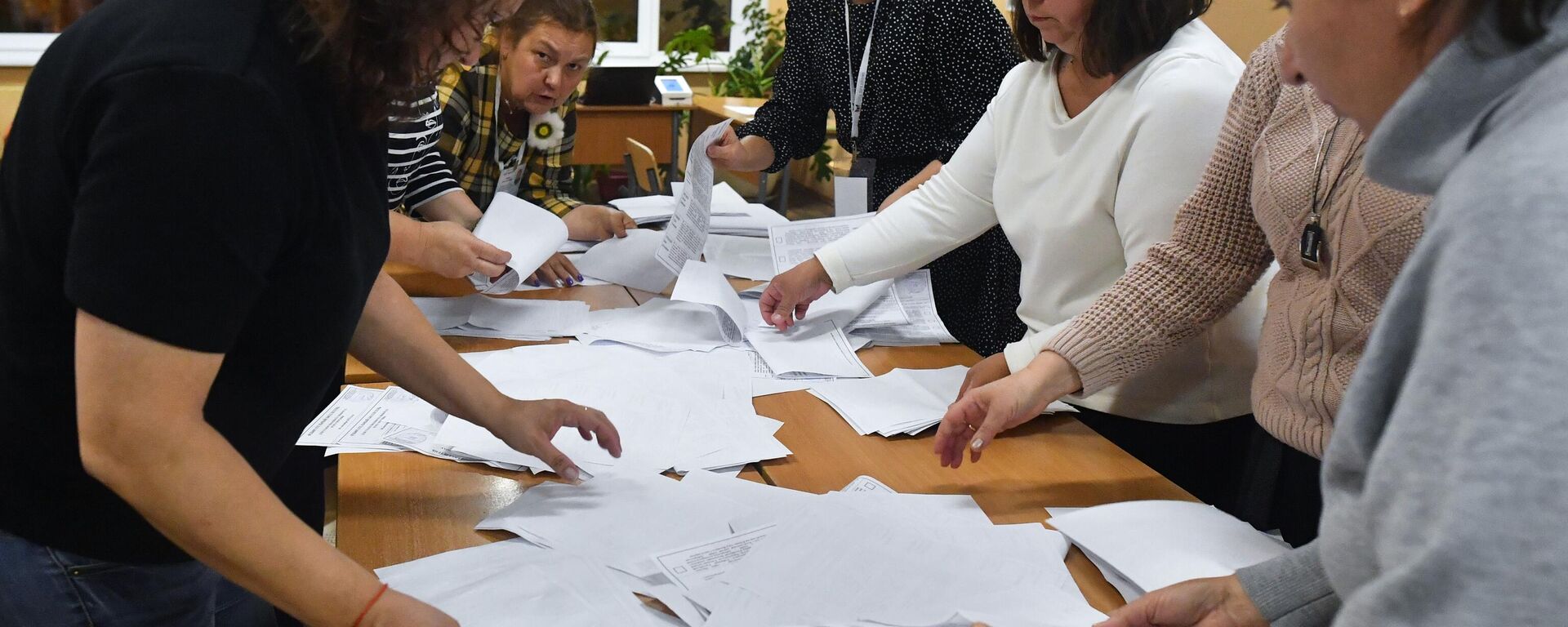 حزب روسيا الموحدة يفوز بالانتخابات المحلية في المناطق الجديدة 10 سبتمبر 2023 - سبوتنيك عربي, 1920, 10.09.2023